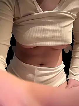 Cumonmme from StripChat is Freechat