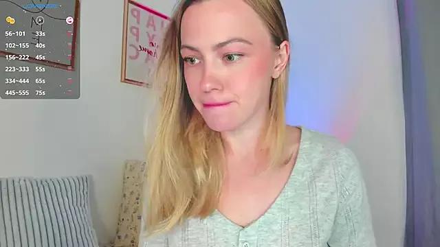 Naked Room damn_cutie 