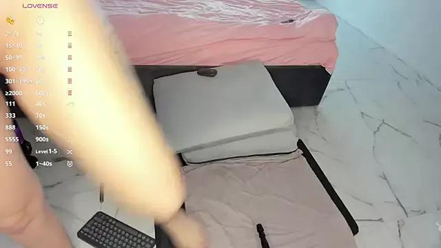 Naked Room Devil_Minds 