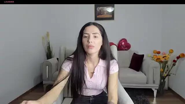 Emmapmg from StripChat