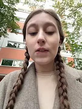 FroggyAnna from StripChat is Freechat