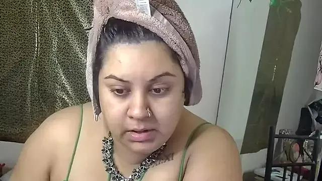 Naked Room GoddessLorenaTheeSiren 