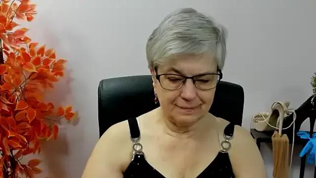 IrisDream from StripChat