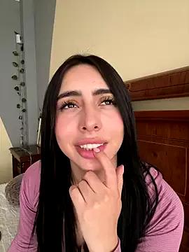 isabella_jade from StripChat is Freechat