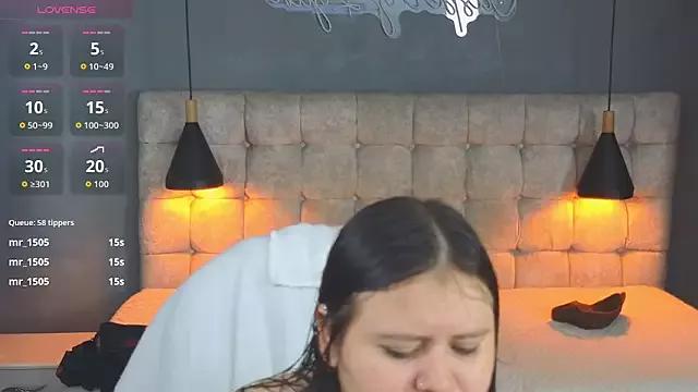 Naked Room Laia_and_Aloby 