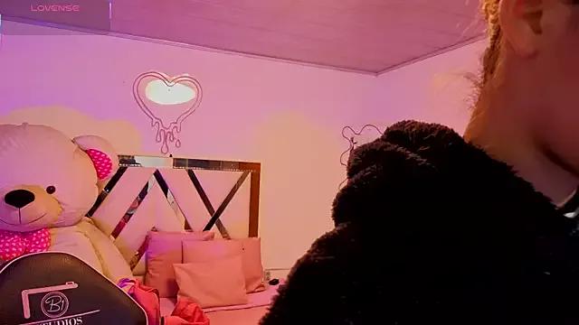 Laylafoxy_tay from StripChat is Freechat