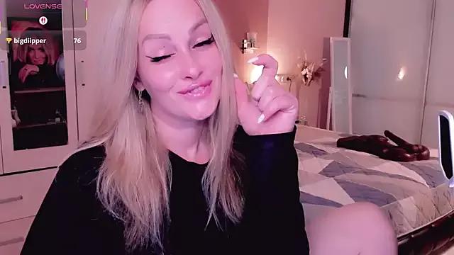 Libby_Nora from StripChat