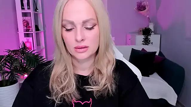 Libby_Nora from StripChat