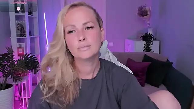 Libby_Nora from StripChat
