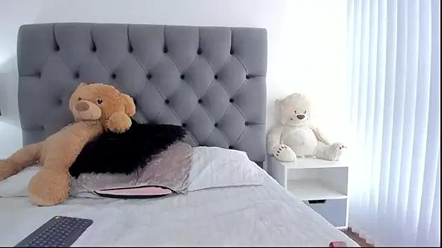 LiliCarterm from StripChat