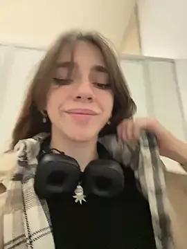 Lily__Belle from StripChat is Freechat
