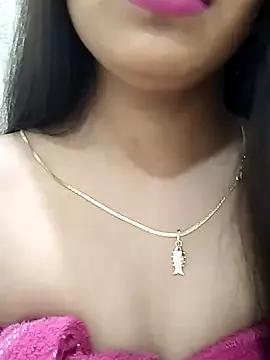 Maahhii_2 from StripChat is Group