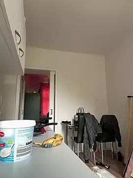 Naked Room madelinexx 