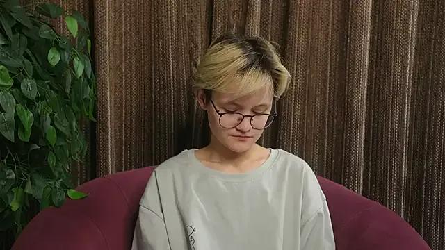 MargertDoyen from StripChat is Freechat