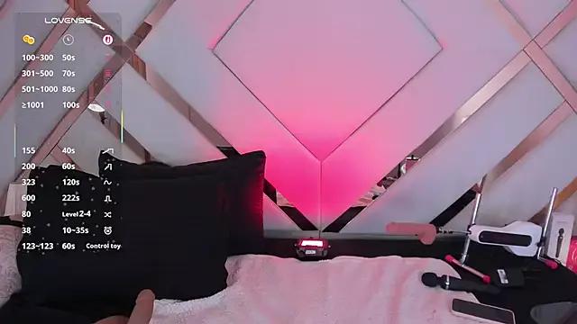 Naked Room Mariee_rosee 