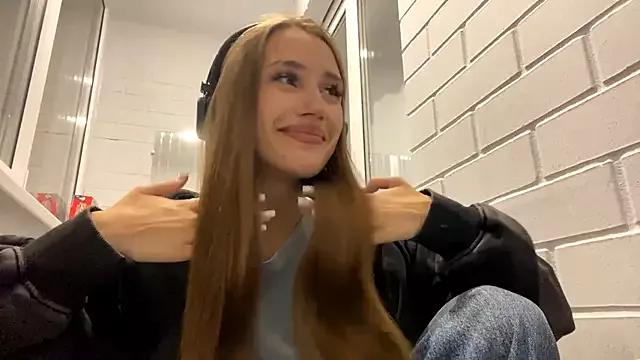 Naked Room Milena_Awesome 