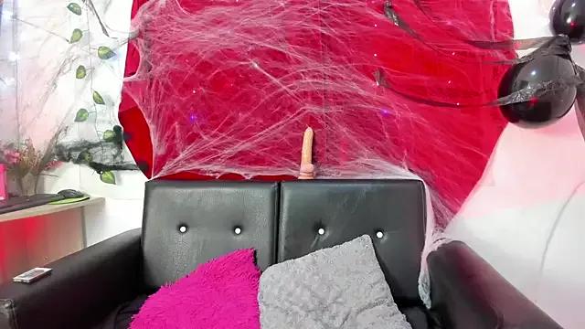 Mishell_Bons from StripChat is Freechat