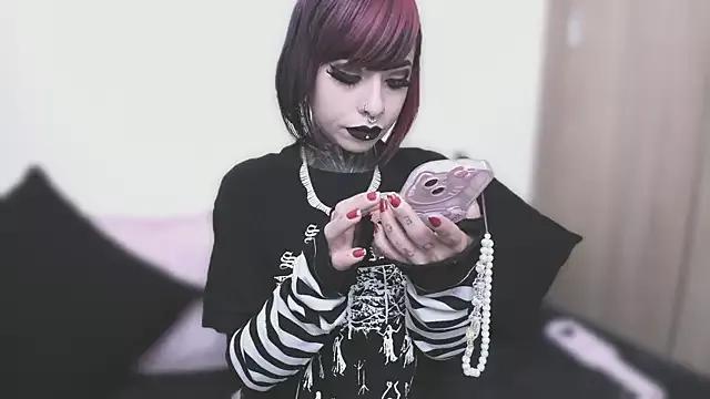 NikkiRamone from StripChat is Freechat