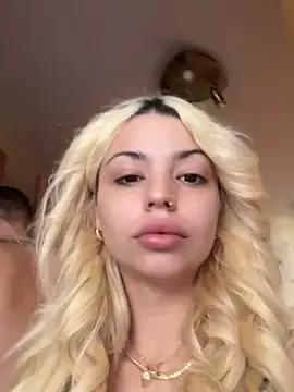 Noeliagglow from StripChat is Freechat