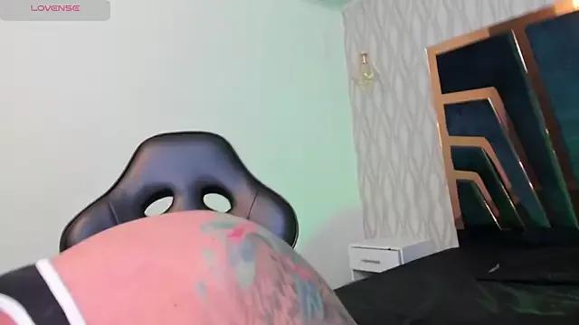 Naked Room Petesevans 
