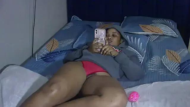 QUEENSHYNESS from StripChat is Freechat