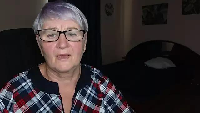 Naked Room Sandra_Snowflake 