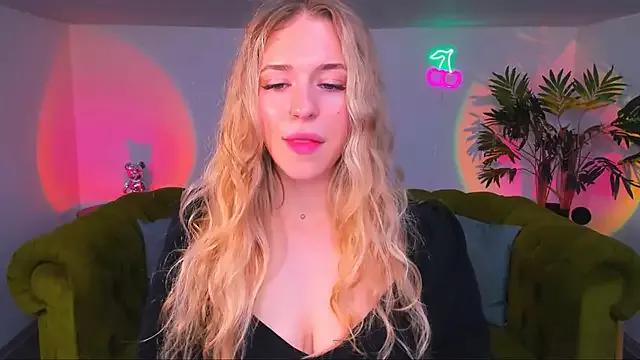 Naked Room sassy_cutie 