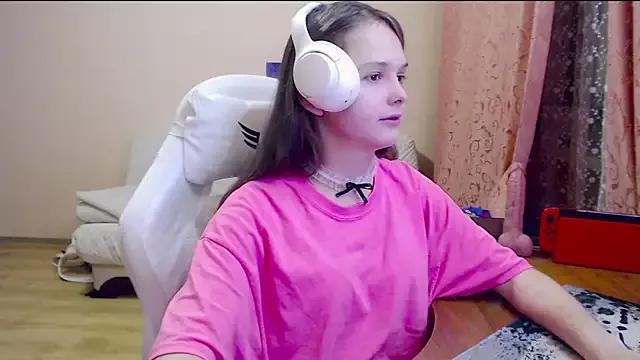 SharybbFace from StripChat is Freechat