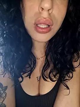 Sweet-diamondxxx from StripChat