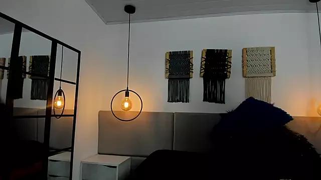 Naked Room Sweet_camille 
