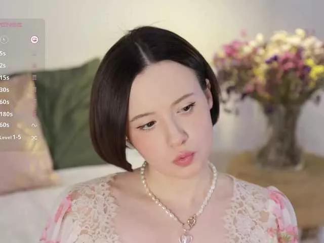 Offline -FemaleEssence- on BongaCams