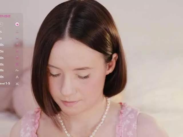 Offline -FemaleEssence- on BongaCams