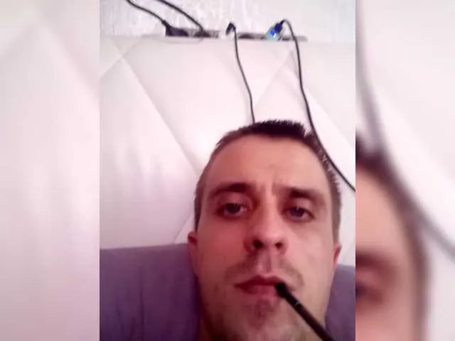 Offline AdidasCoin on BongaCams