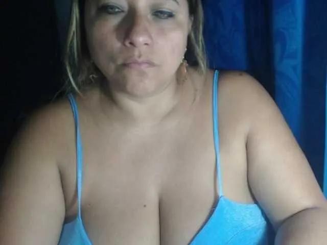 adrianamilf44 on BongaCams