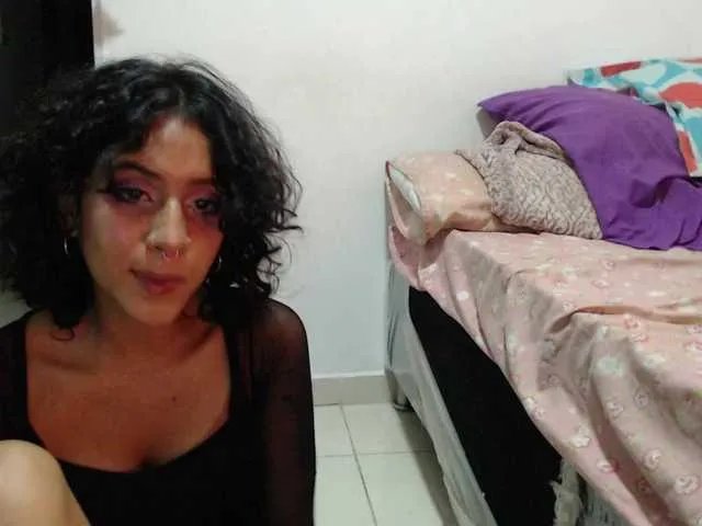 AlinaWoolf on BongaCams