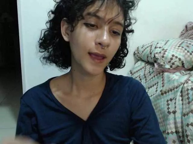 AlinaWoolf on BongaCams