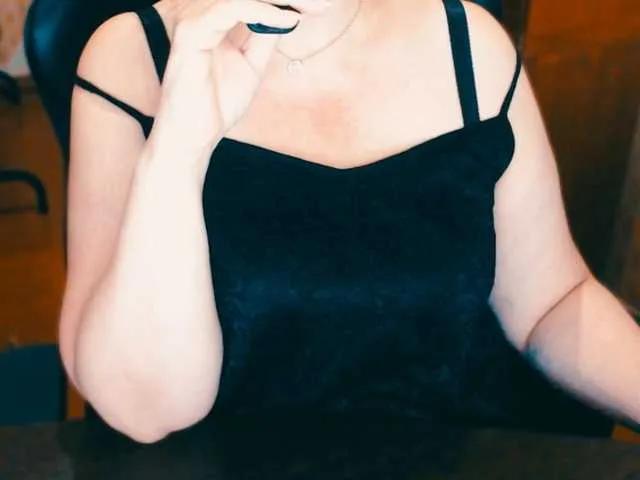 Offline Alisa1917 on BongaCams