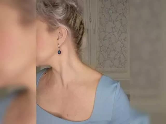 Offline Anesteishen on BongaCams