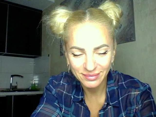 Freechat annamari1563 on BongaCams