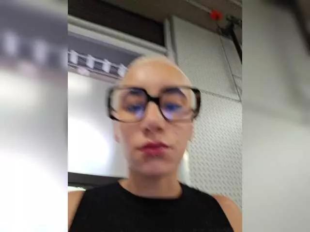 Offline AntoniaDilune on BongaCams