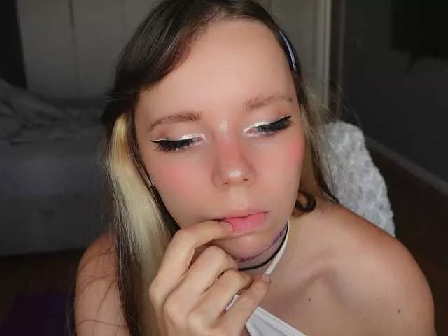 Offline AyraLust on BongaCams