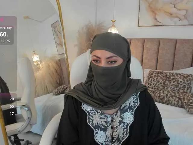 Offline Azzaa0 on BongaCams