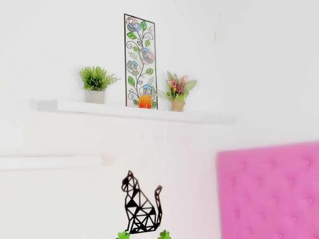 Offline barbarahills21 on BongaCams