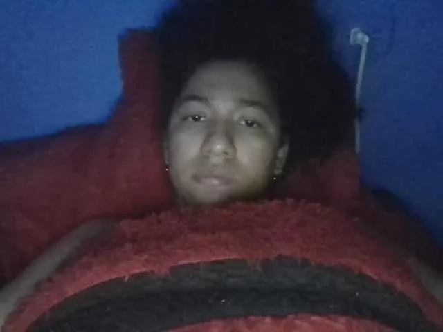 Offline Bellacrespa on BongaCams