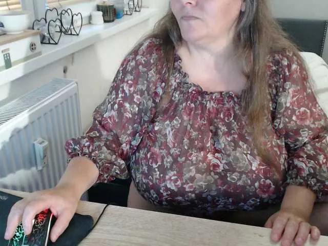 Offline Bessy123 on BongaCams