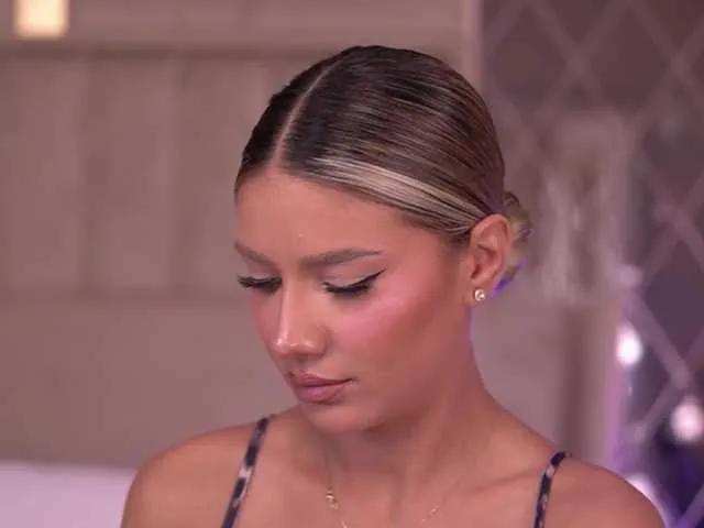 Offline BlairSander on BongaCams