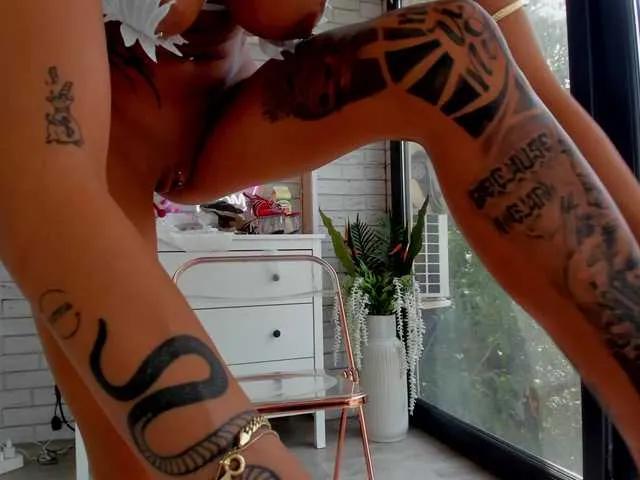 Offline BritneyCharm on BongaCams