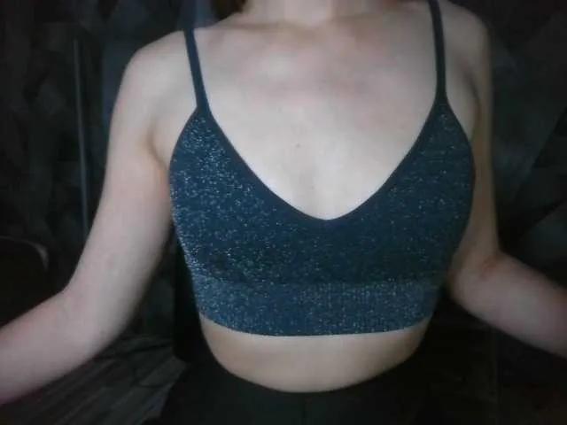 Offline BritneyKittenss on BongaCams