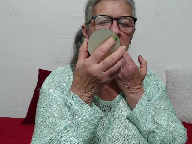 Offline candy-mature on BongaCams