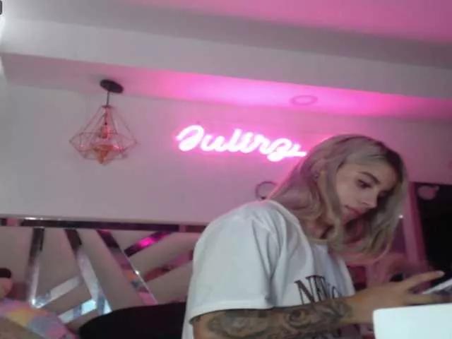 Offline Candyfoox on BongaCams